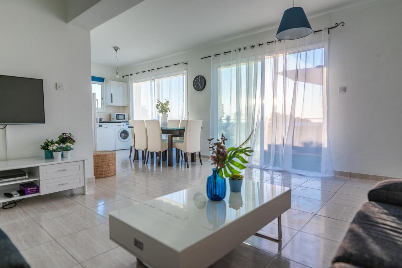 Appartement Makenzy Seaview Penthouse à Larnaca Extérieur photo