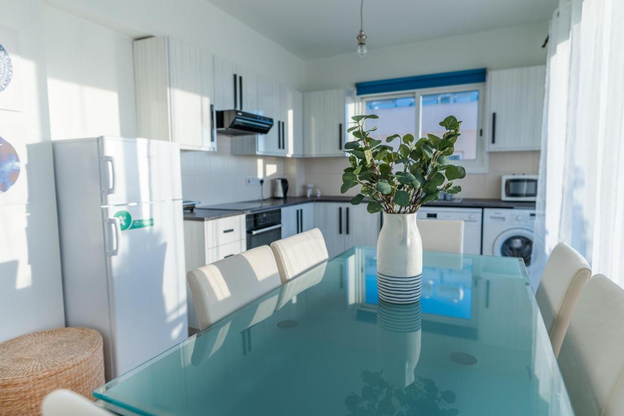 Appartement Makenzy Seaview Penthouse à Larnaca Extérieur photo